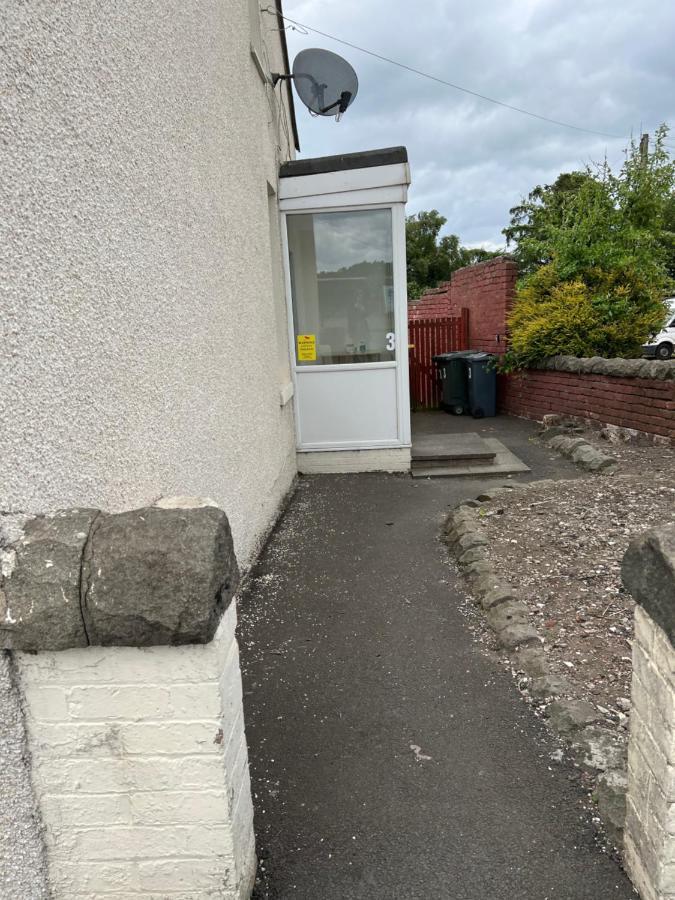4 Bed Bungalow Near Airport エディンバラ エクステリア 写真