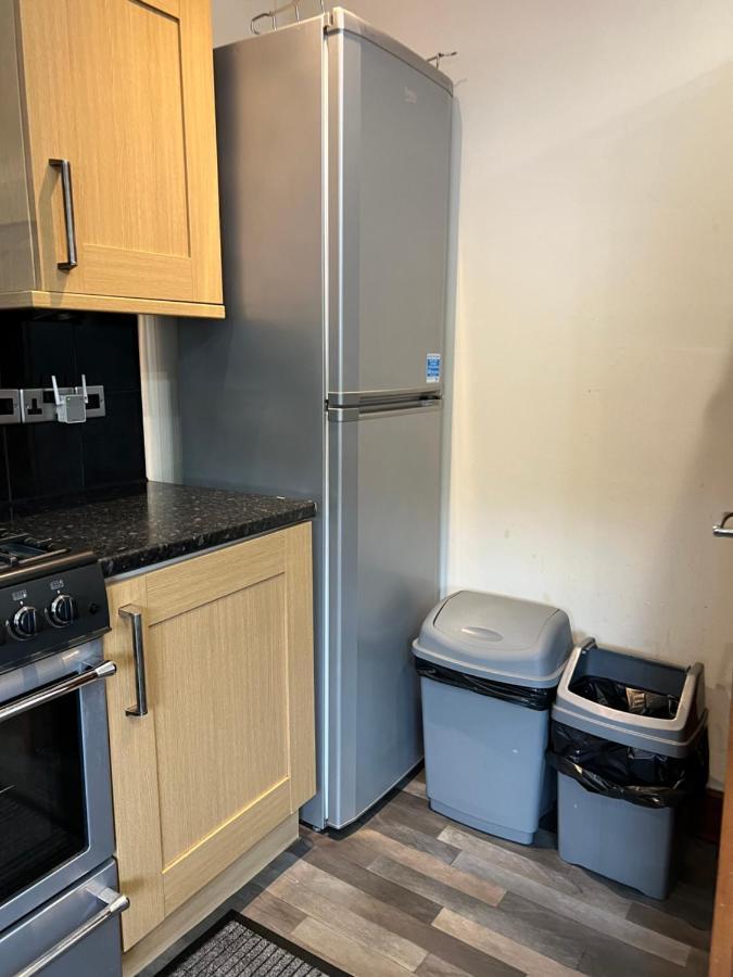 4 Bed Bungalow Near Airport エディンバラ エクステリア 写真